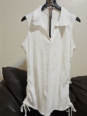 Sleeveless Ribbed Collared V-Neck Blouse - White